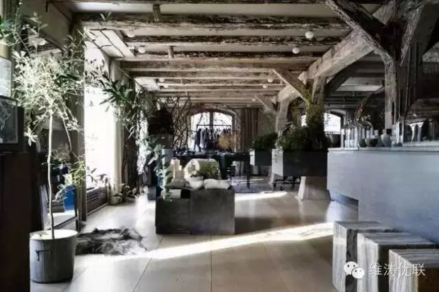 Club Monaco