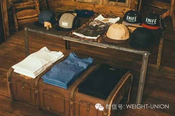 波蘭TRANSMISSION復(fù)古商店設(shè)計(jì)