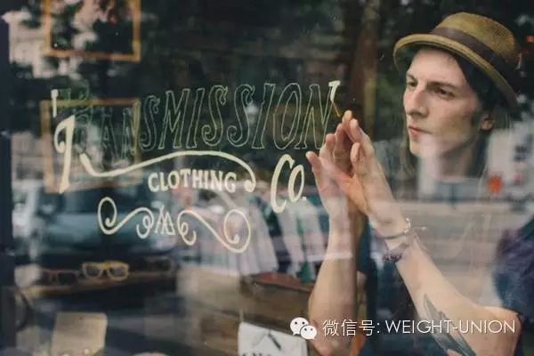 波蘭TRANSMISSION復(fù)古商店設(shè)計(jì)